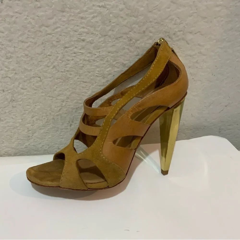 L.A.M.B. Tan Leather And Suede Strappy Sandals With Gold Heel Size 6 M